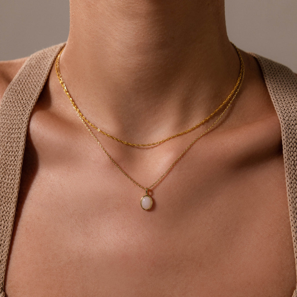Moonstone Pendant Necklace in 18K Gold