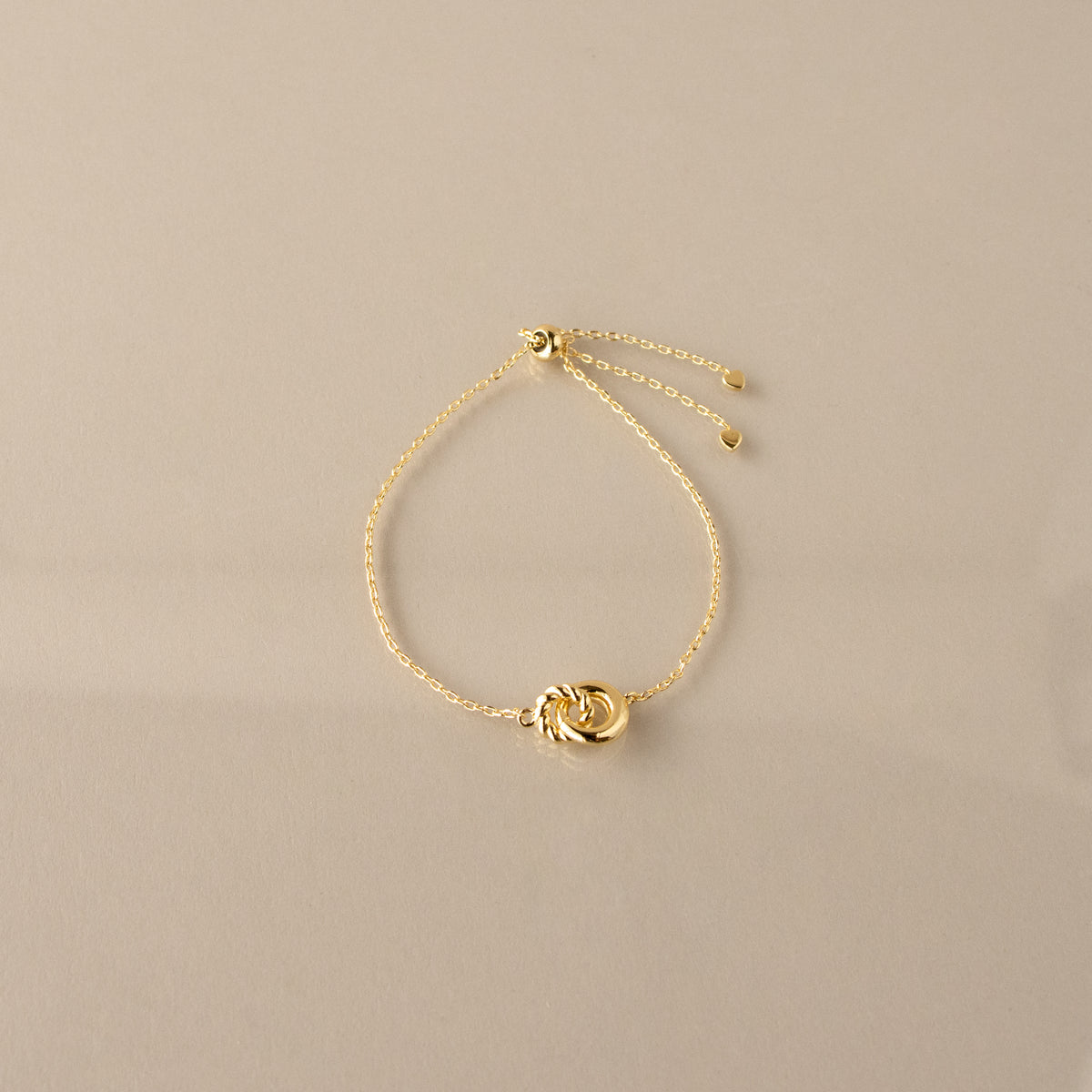 Interlinking Circles Slider Bracelet