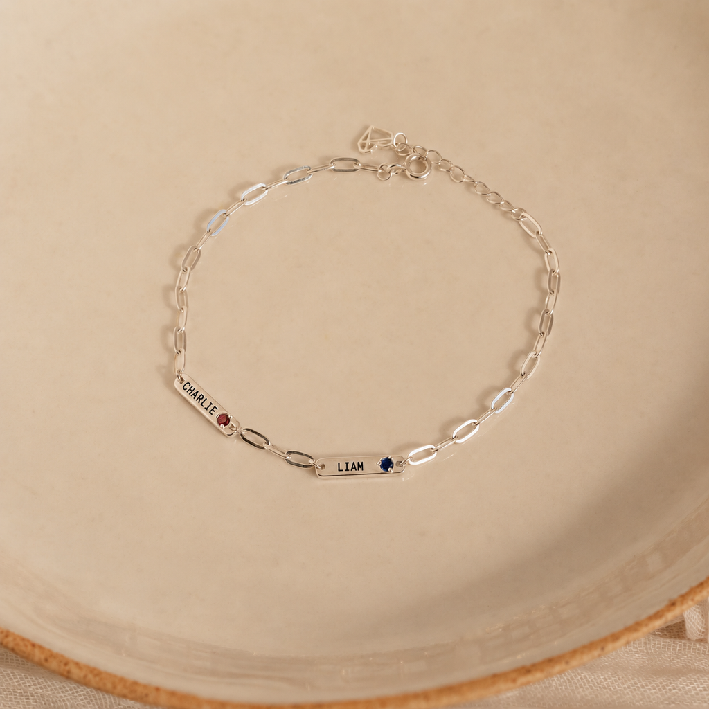 Pulsera con piedra de nacimiento con nombre pequeño