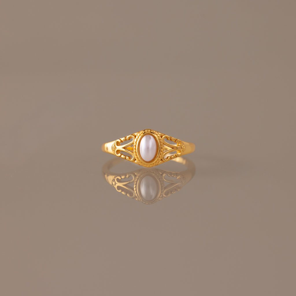 Vintage Oval Pearl Signet Ring