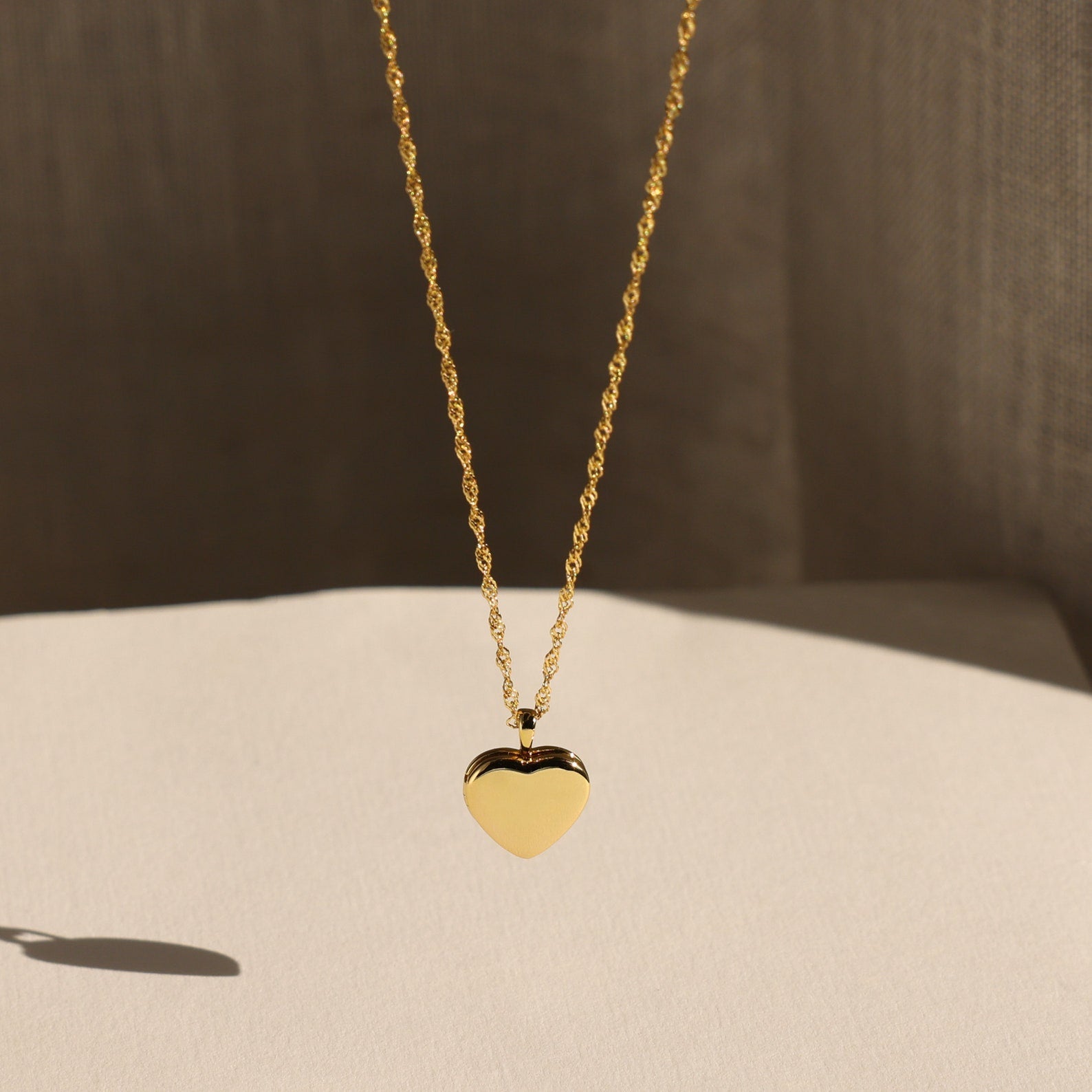 Collares con medallón de amor sin fin 