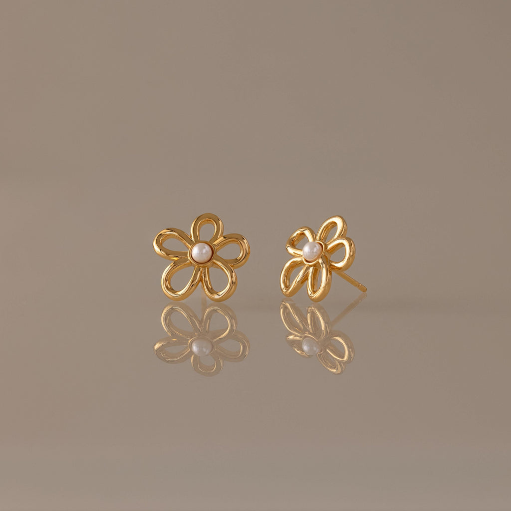 Lila Flower Pearl Studs