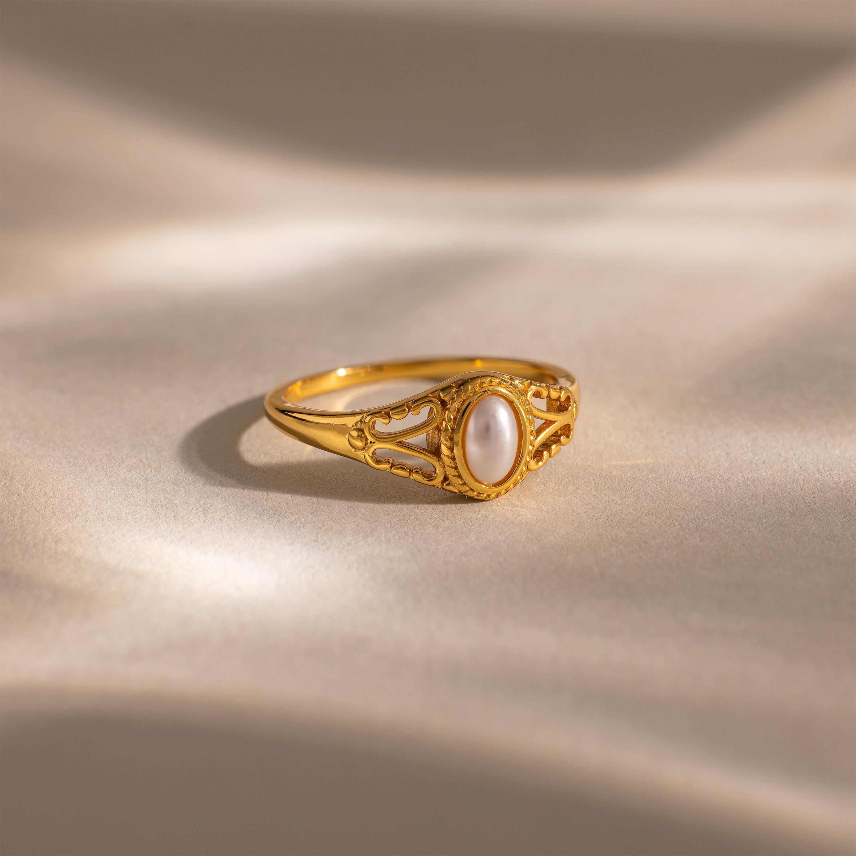 Vintage Oval Pearl Signet Ring