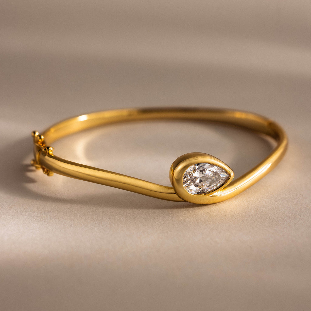 Sculpted Diamond Pear Bangle in 18K Gold