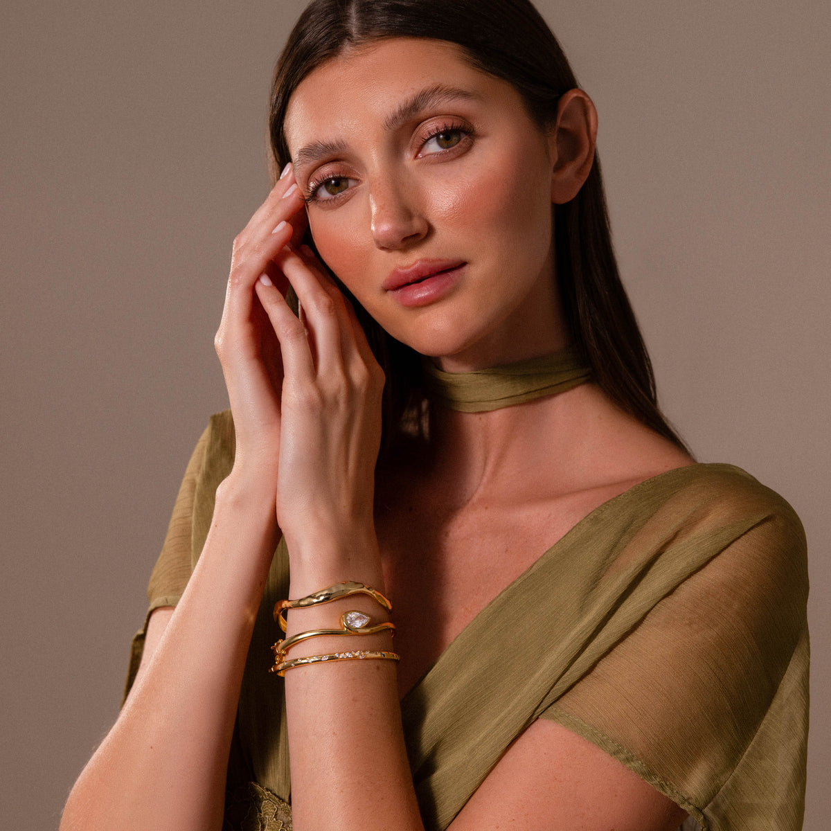 Sculpted Diamond Pear Bangle in 18K Gold