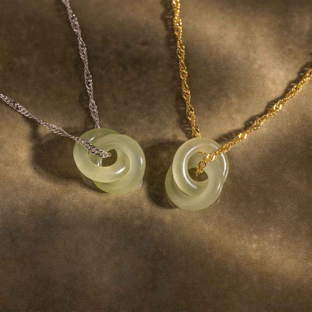 Interlocking Jade Circle Necklace