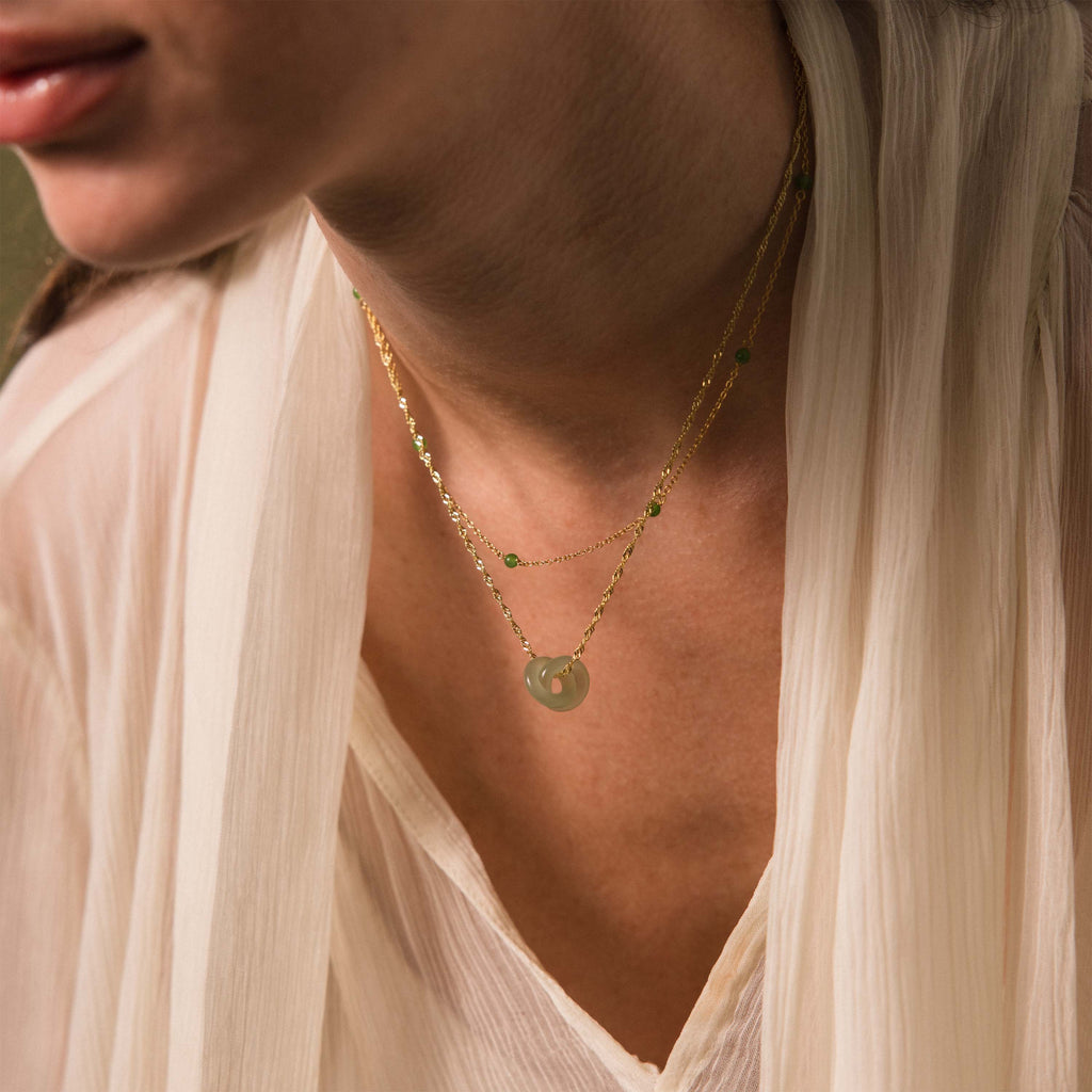 Interlocking Jade Circle Necklace in 18K Gold
