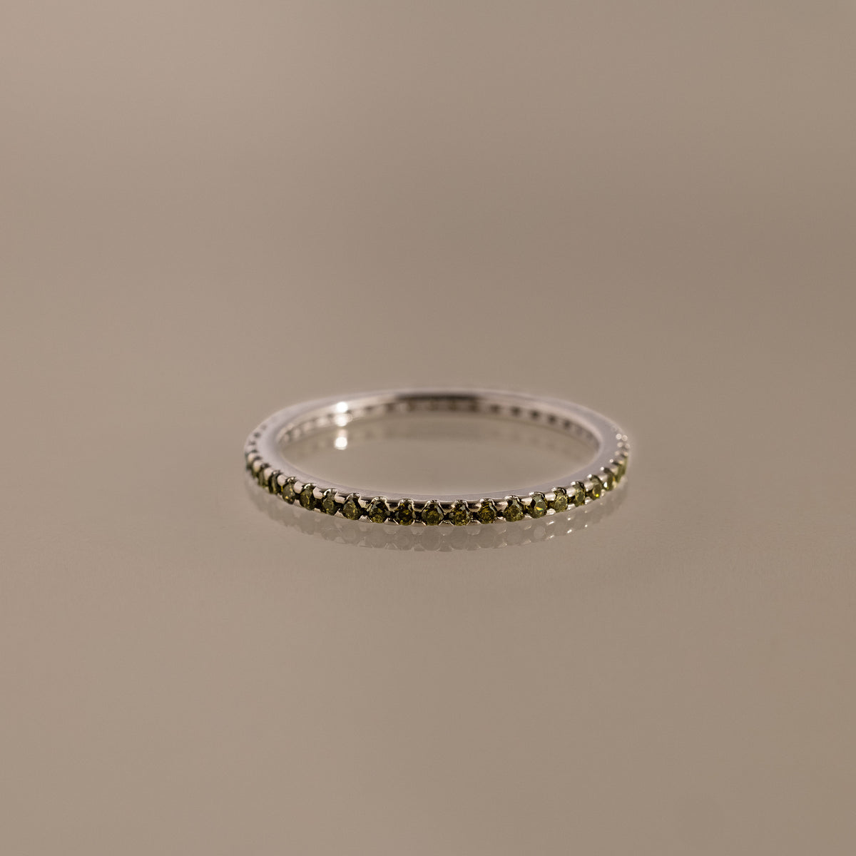 Bague avec pierre de naissance éternité 