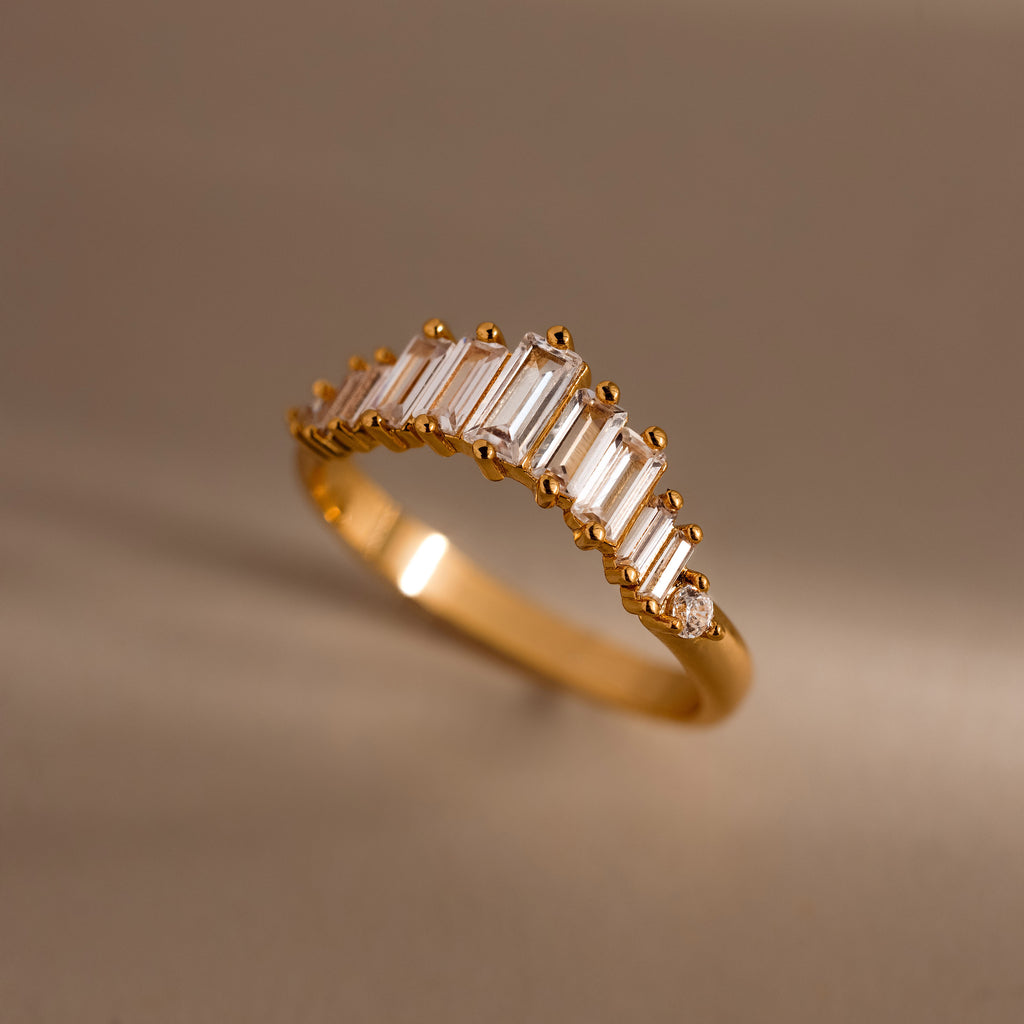 Baguette Crest Diamond Ring