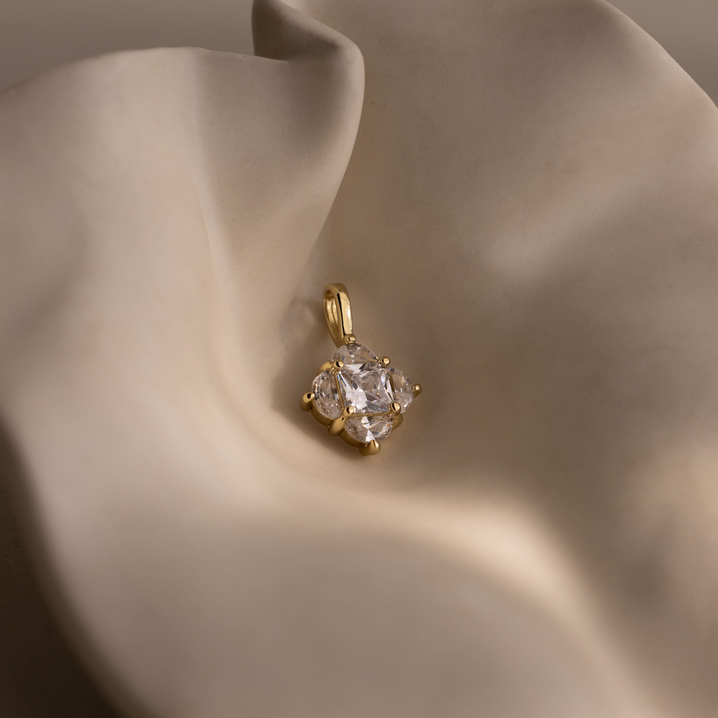 Diamond Clover Charm in 18K Gold