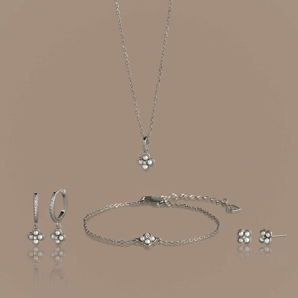 Rounded Flower Jewelry Set in Silver