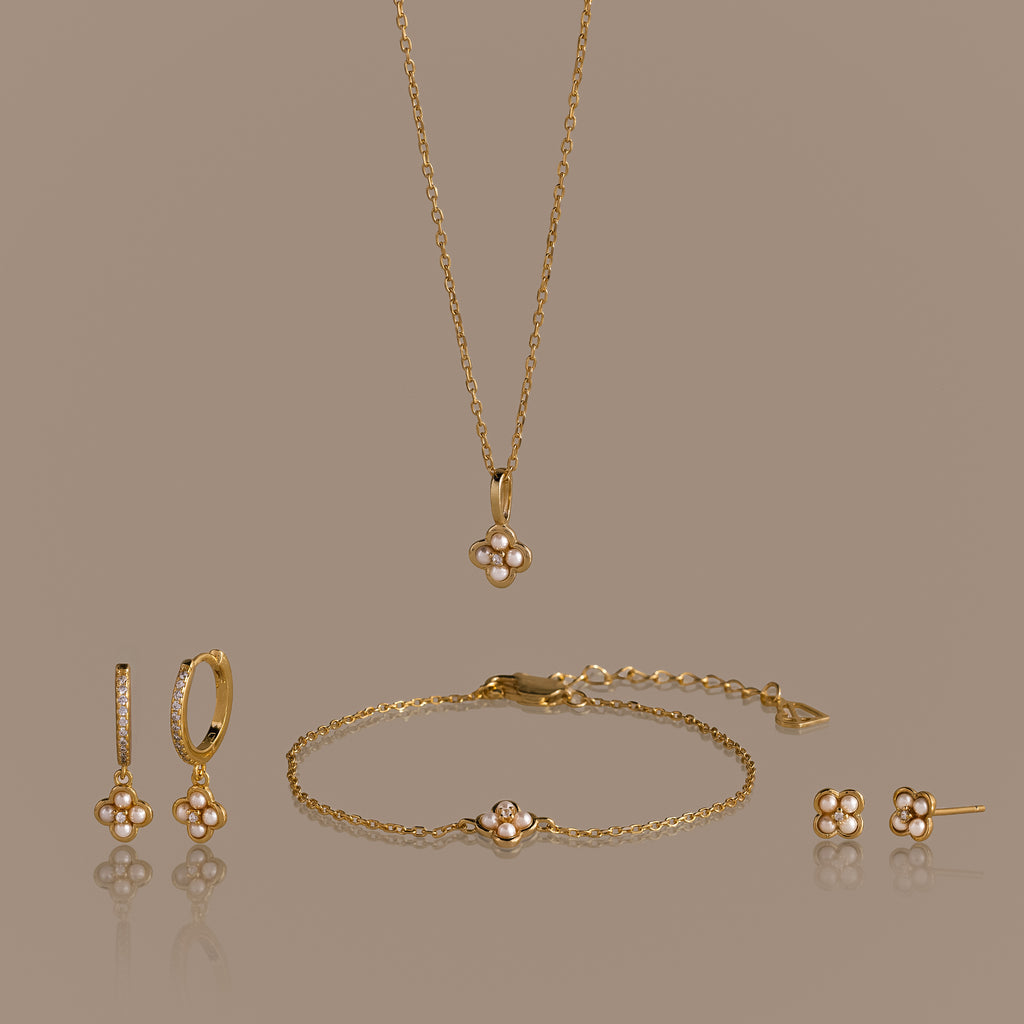 Rounded Flower Jewelry Set in 18K Gold