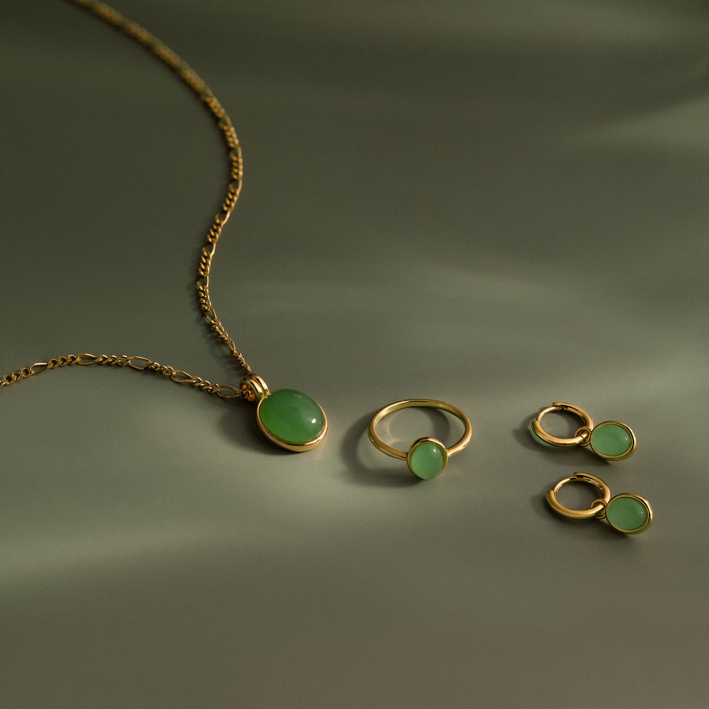 Jade Oval Jewelry Set in 18K Gold