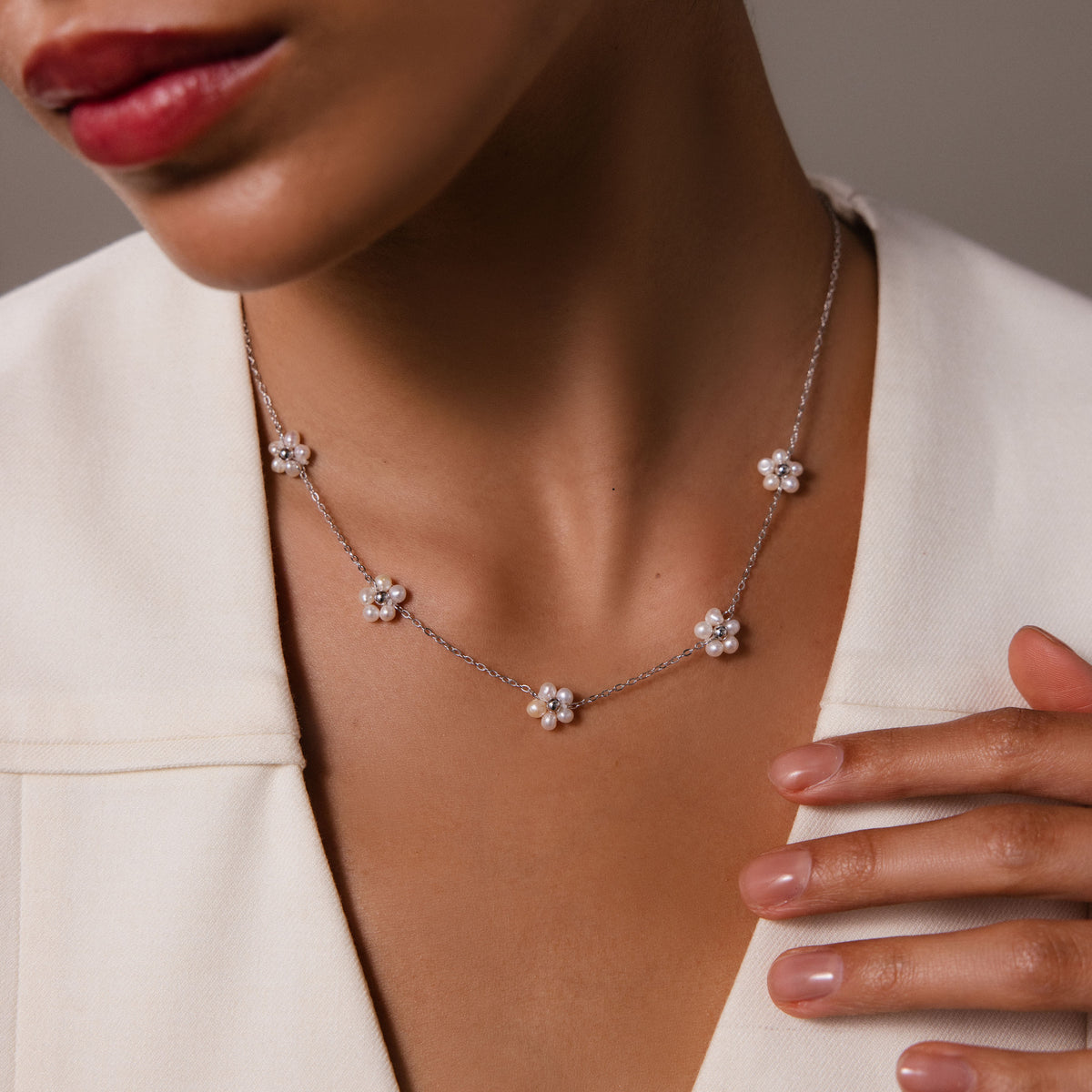 Flower Pearl Jewelry Set in Silver