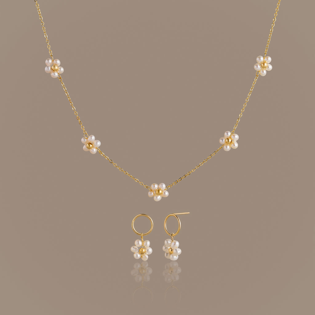 Flower Pearl Jewelry Set in 18K Gold