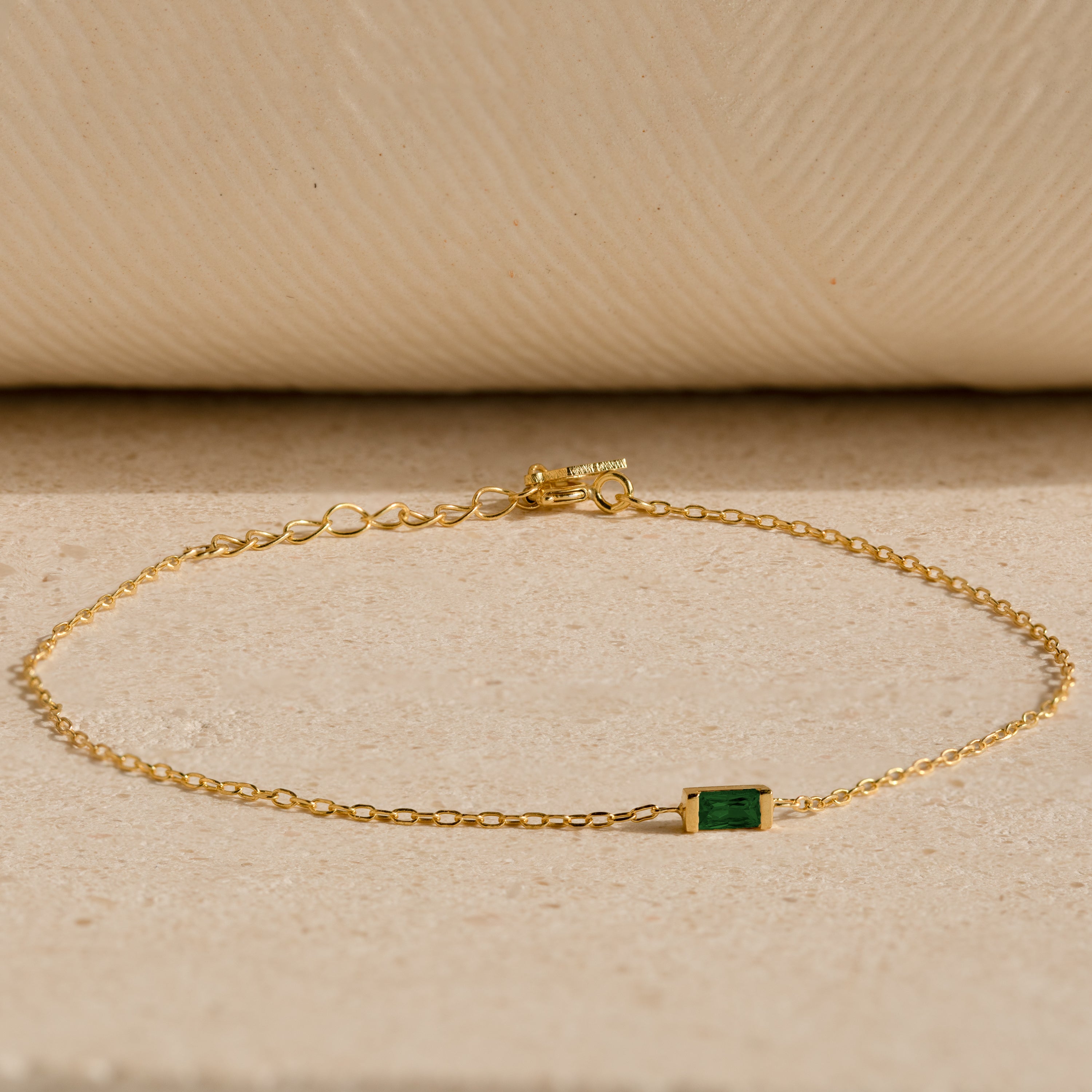 Pulsera con piedras de nacimiento de talla baguette