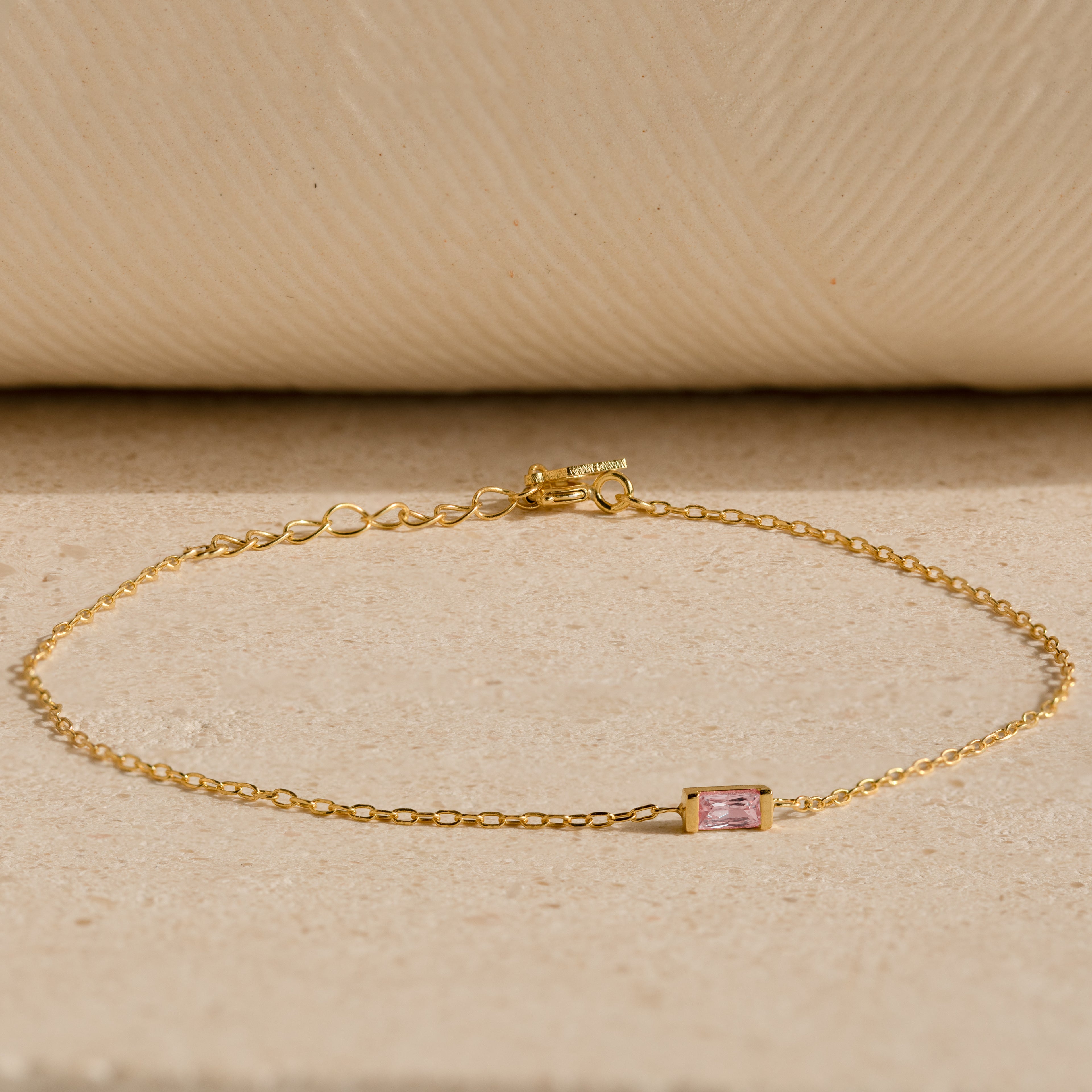 Bracelet avec pierre de naissance baguette