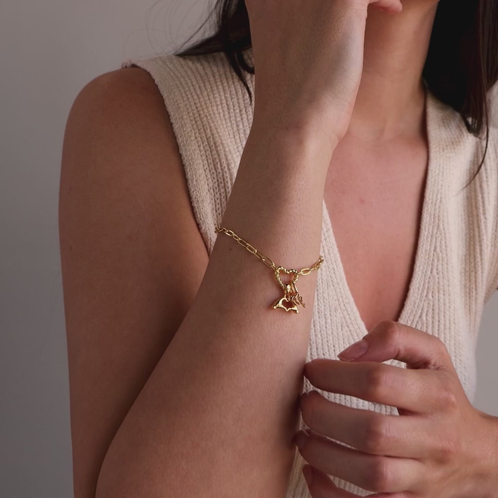 Heart Hand Charm in 18K Gold