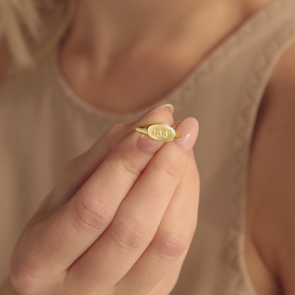 Carrie Signet Ring