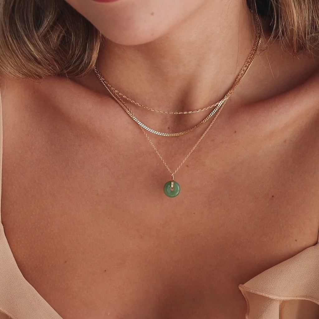 Round Jade Pendant Necklace in Silver