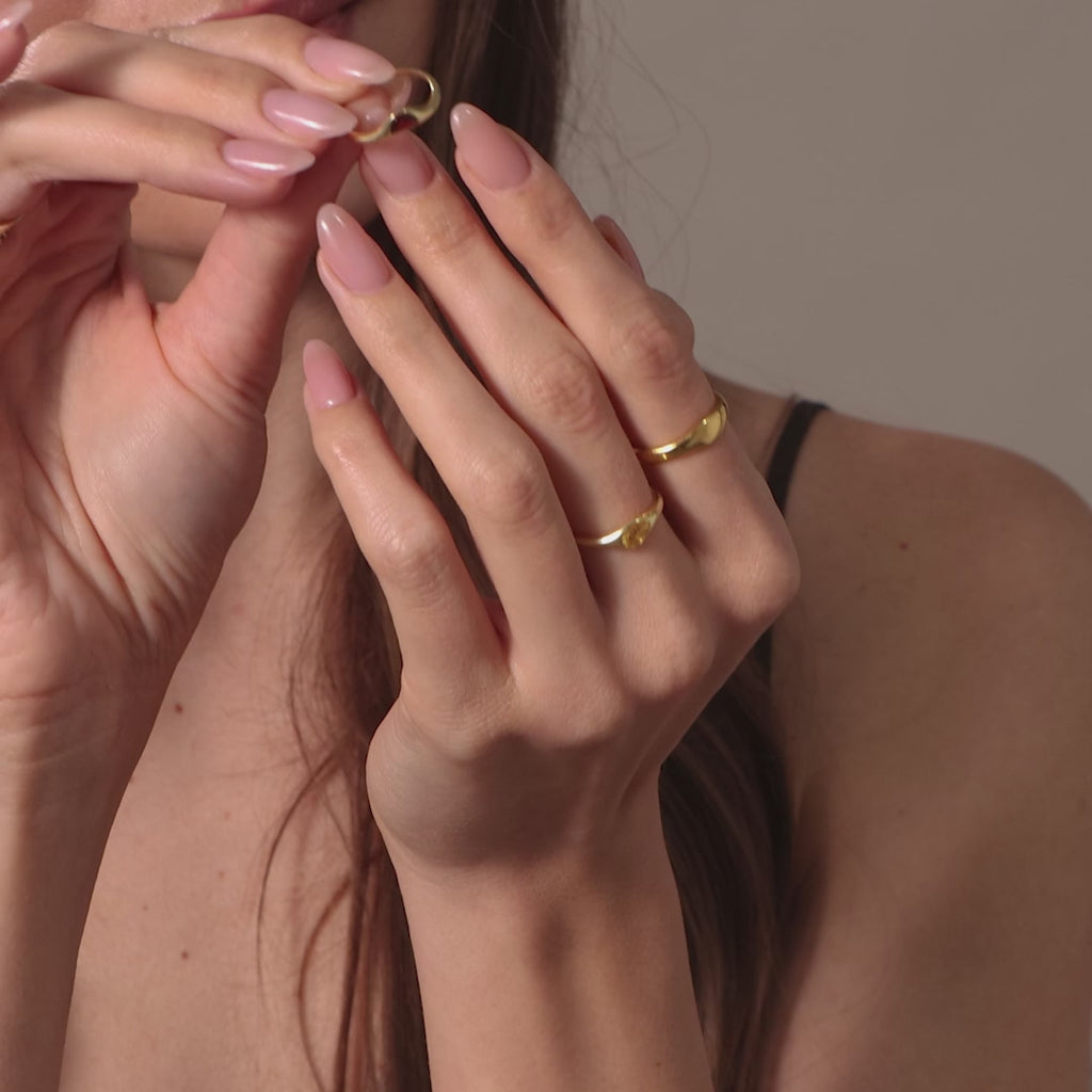 Sculpted Toi et Moi Ring Set in 18K Gold