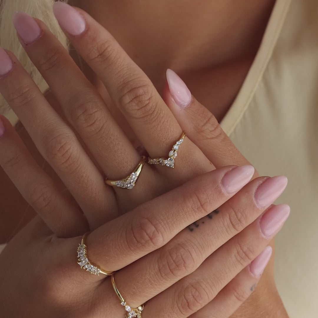 Heart Curve Cluster Ring