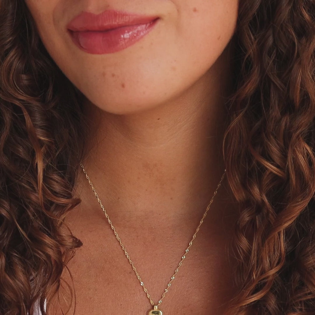 Collier initial côtelé