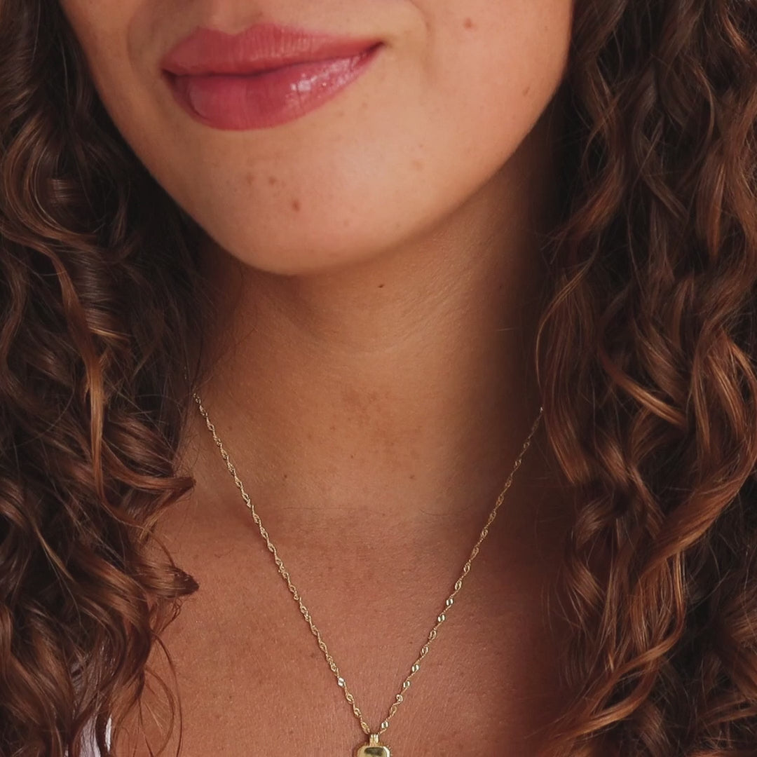 Collier initial côtelé