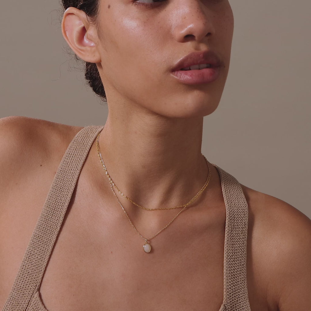 Moonstone Pendant Necklace in Silver