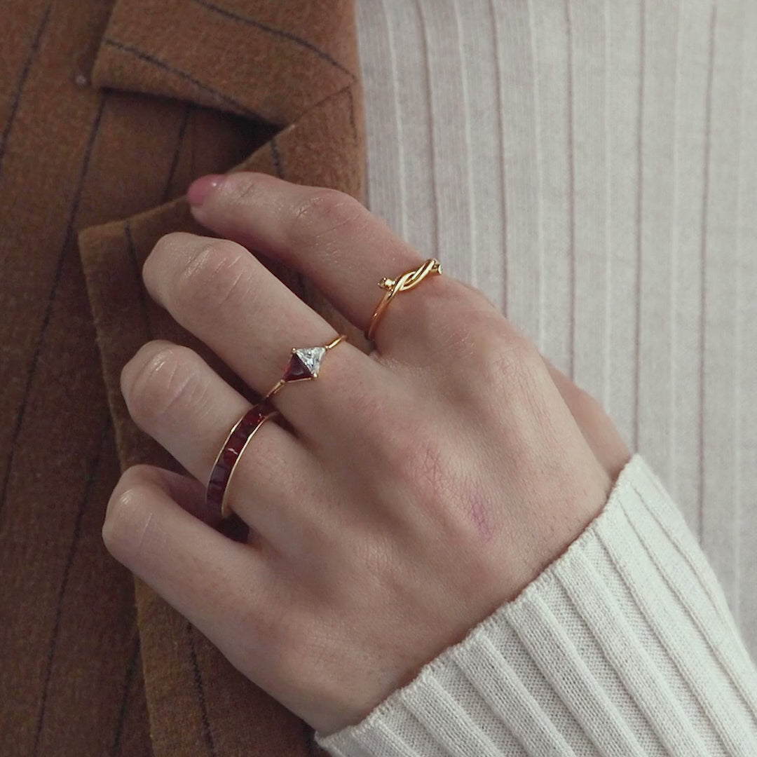 Toi et Moi Triangle Birthstone Ring