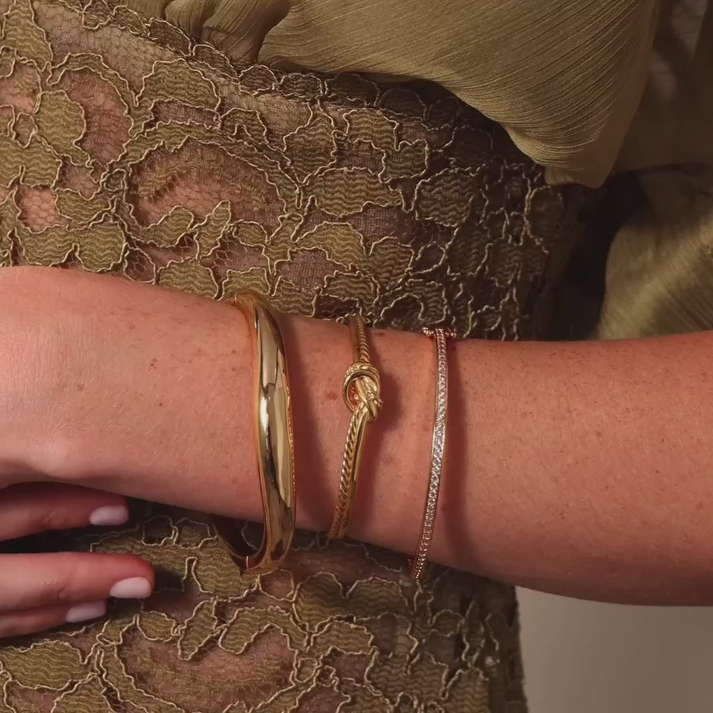 Curved Dome Bangle in 18K Gold
