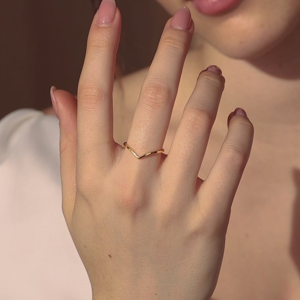 Curve Stacking Set in 18K Gold