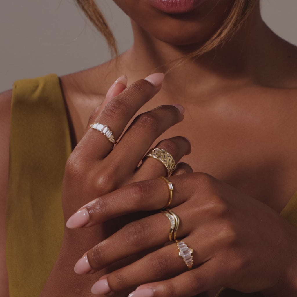Baguette Crest Diamond Ring