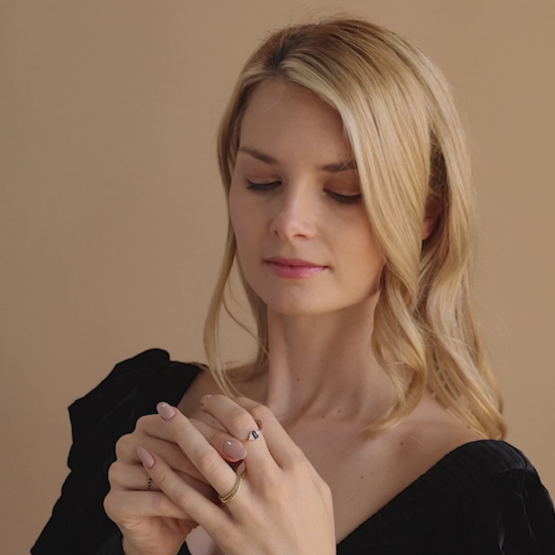 Bague en diamant baguette noir