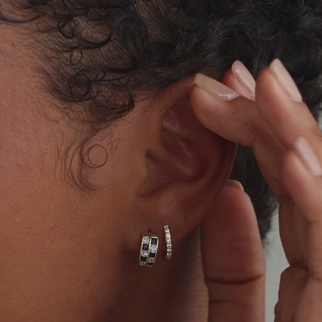 Boucles d'oreilles créoles à carreaux bleu roi en or 18 carats