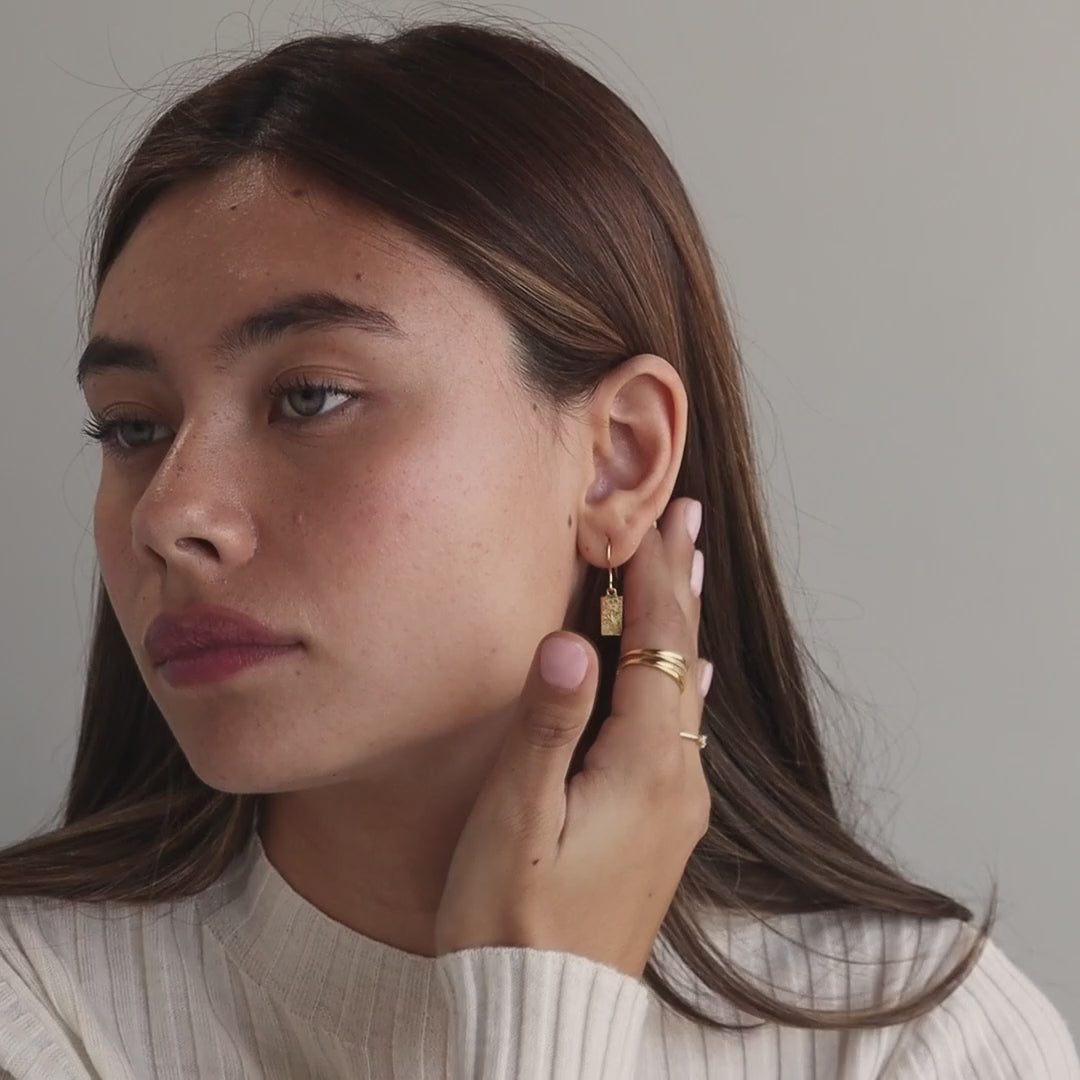 Pendientes colgantes de flores de nacimiento 