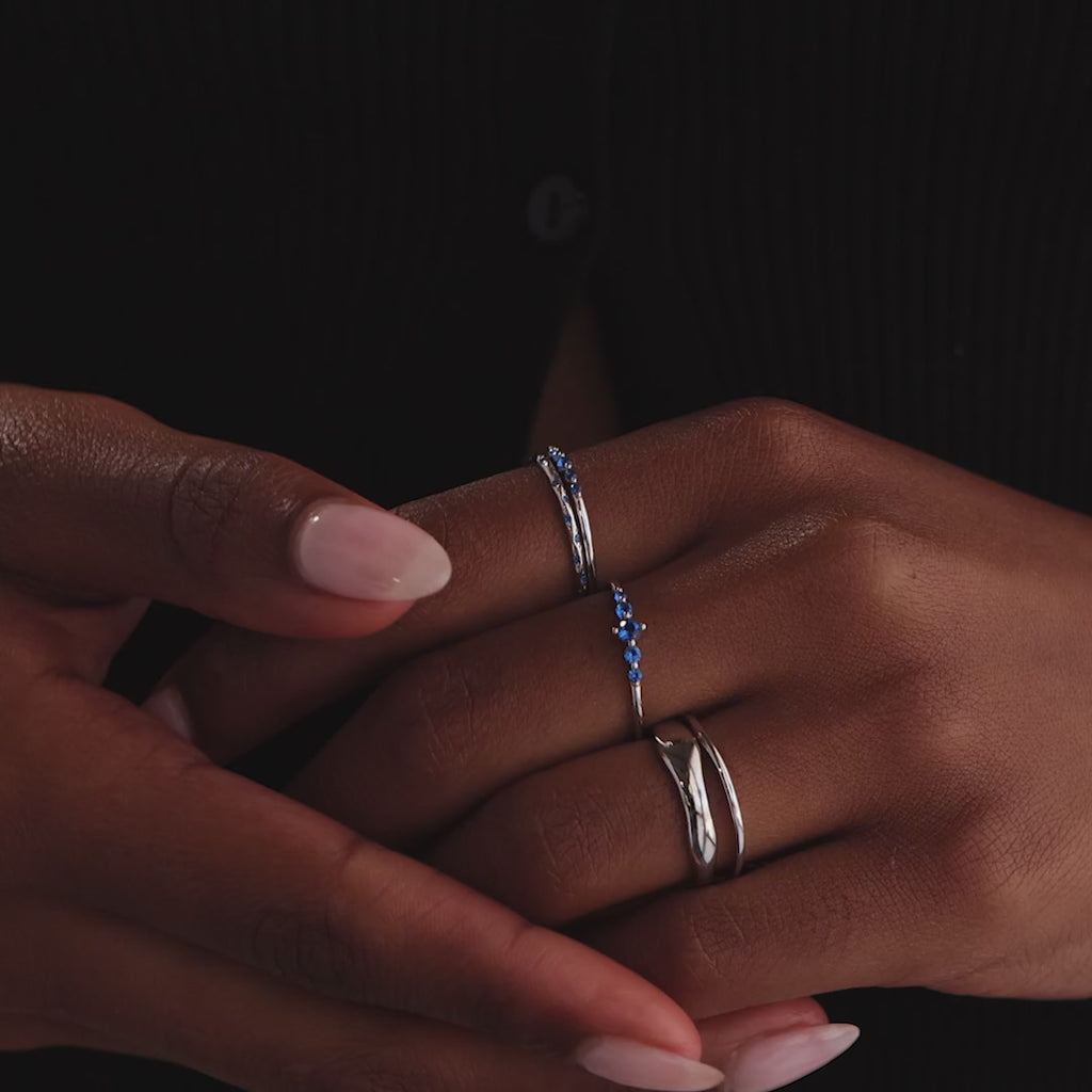 Conjunto de anillos apilables de zafiro