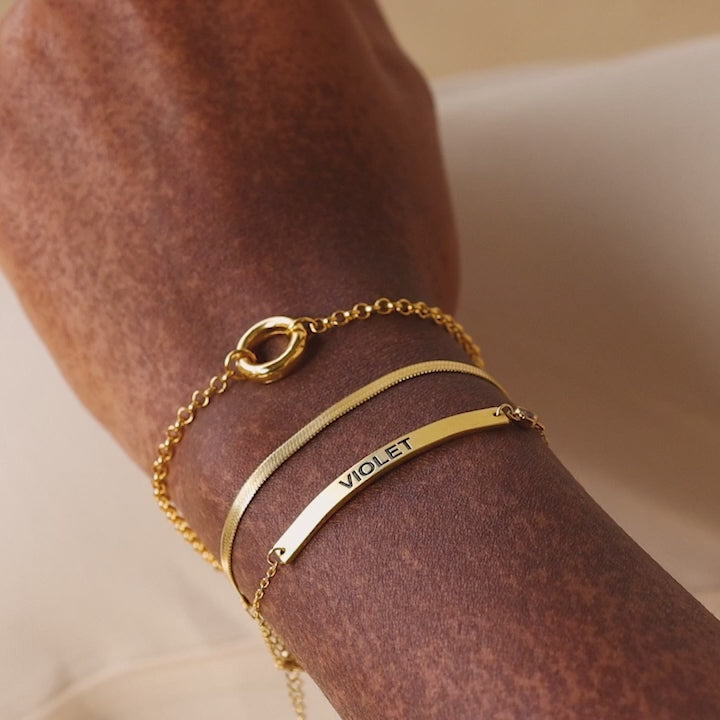 Rolo Circle Charm Bracelet in 18K Gold