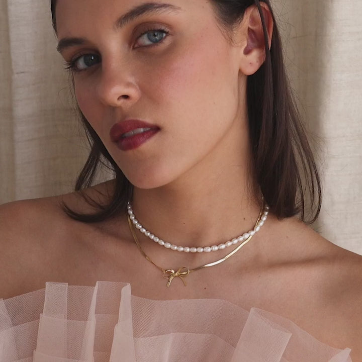 Herringbone Bow Necklace in Silver