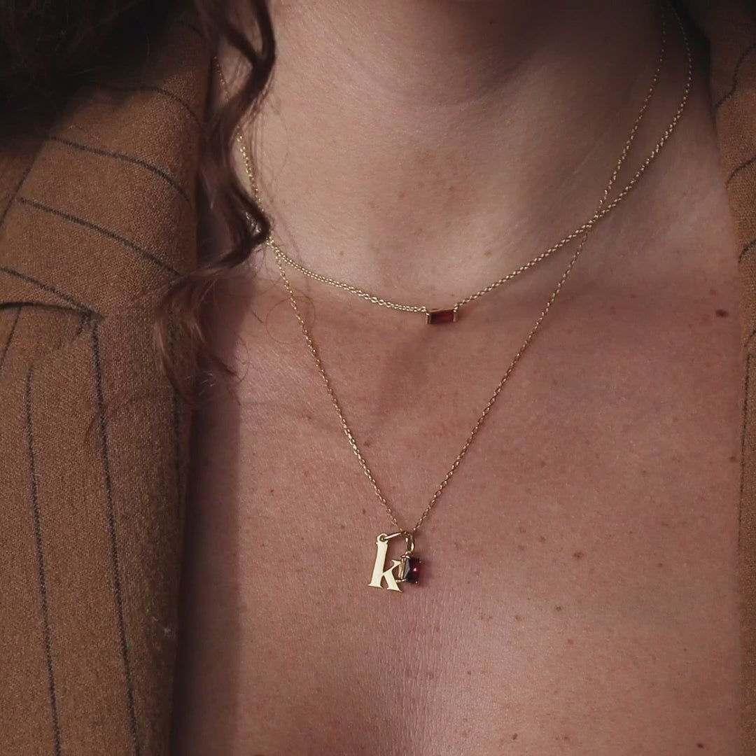 Collar de piedra de nacimiento inicial