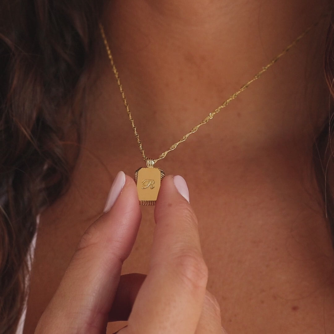 Collier initial côtelé traditionnel