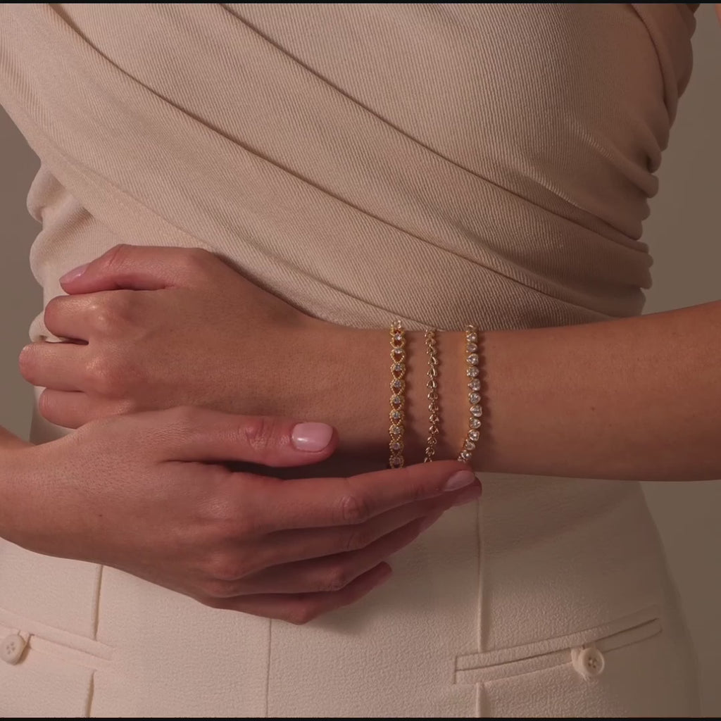 Heart Tennis Bracelet in 18K Gold