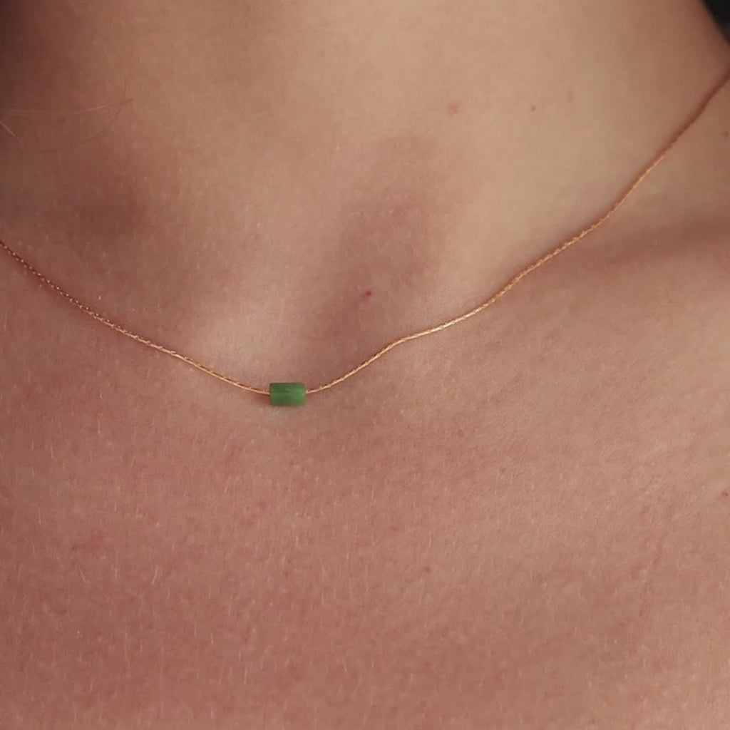 Collier de barre de jade délicat