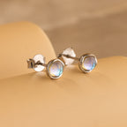 Studs de piedra lunar