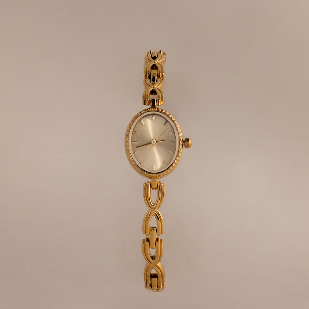 Oval Infinity Link Timepiece in 18K Gold