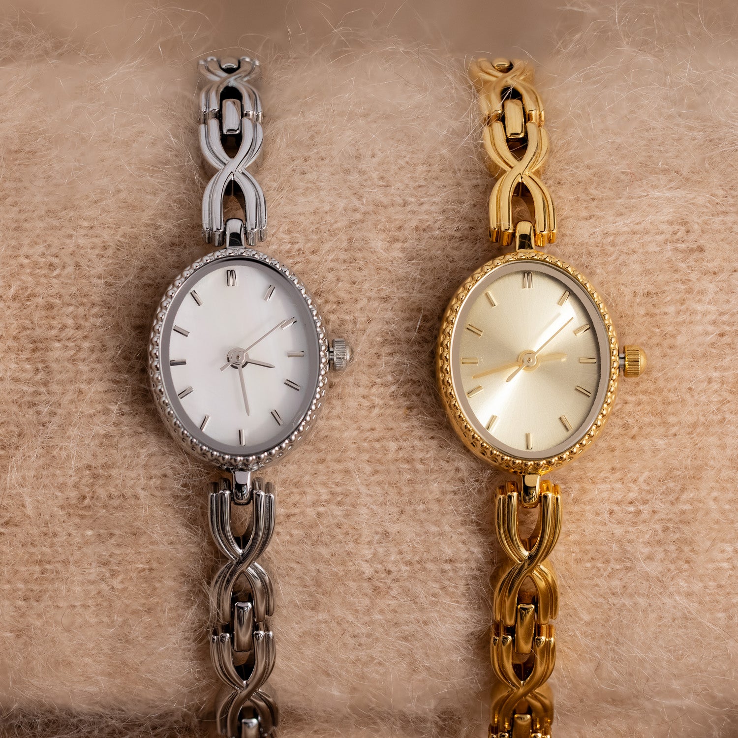 Oval Infinity Link Timepiece in Silver