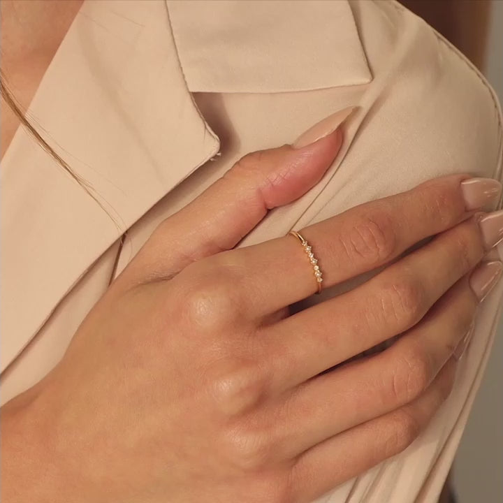 Delicate Pearl Diamond Ring in 18K Gold