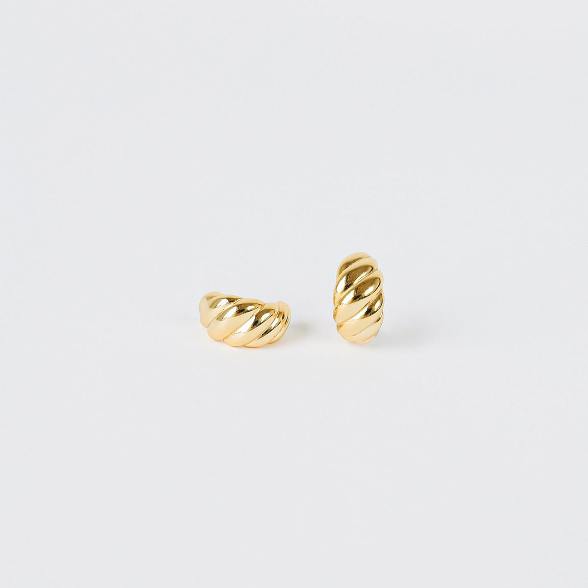 Pendientes de croissant atrevidos